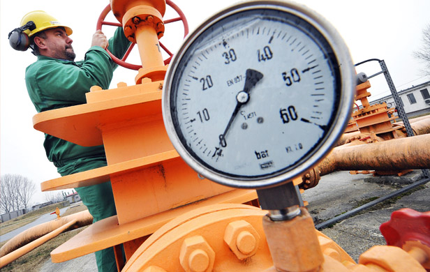 Fracked wells leak 6 times more methane-New Cornell study