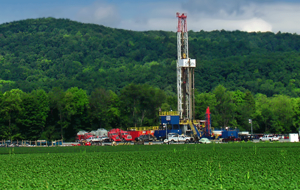 Marcellus shale gas drilling site in Pennsylvania (Nicholas A. Tonelli/Wikimedia Commons)