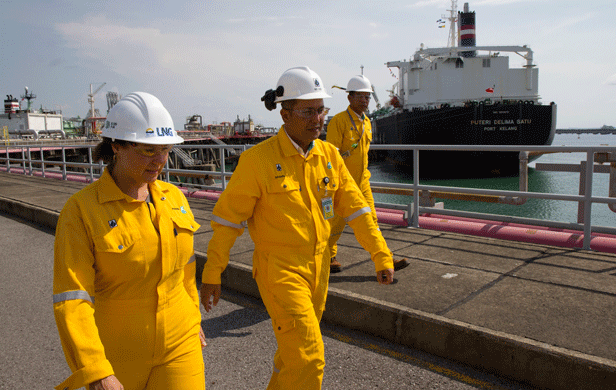 BC Premier Christy Clark touring Petronas' operations in Malaysia (BC Govt / Flickr CC licence)