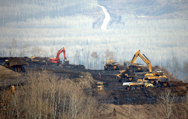 Recent construction on north bank of Peace River (Don Hoffmann)