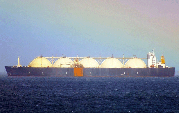 The aging "LNG Taurus" off of South Africa in 2013 ( Photo: Anton Bergstrom )